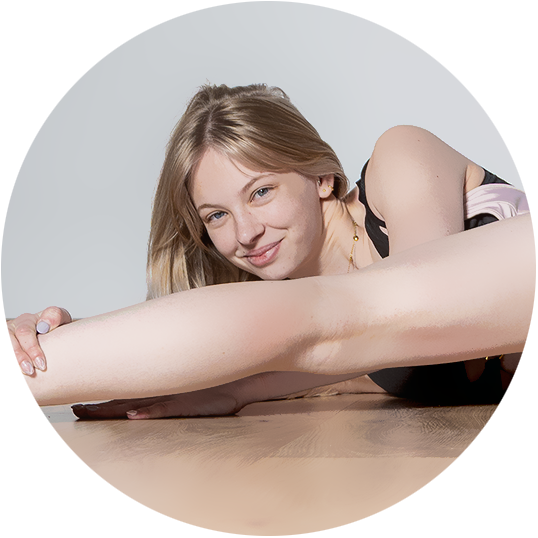 Poledance Trainerin in Mistelbach: Flora